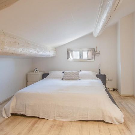 Stunning Top Floor Flat In The Heart Of فيرونا المظهر الخارجي الصورة